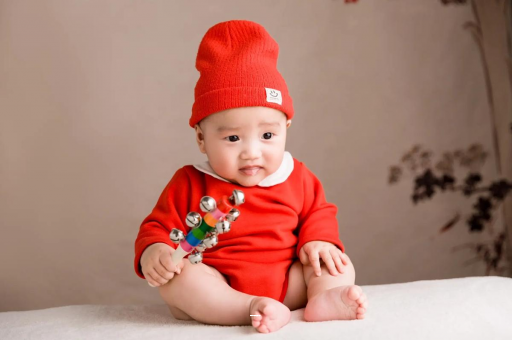 遵义宝宝几个月戴银手镯好 遵义宝宝几个月戴银手镯好